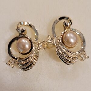 Vintage Gold Pearl and Rhinestone Earrings